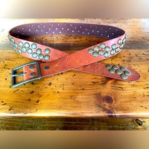Bed | Stu brown leather belt Sz L with gold/brass accents